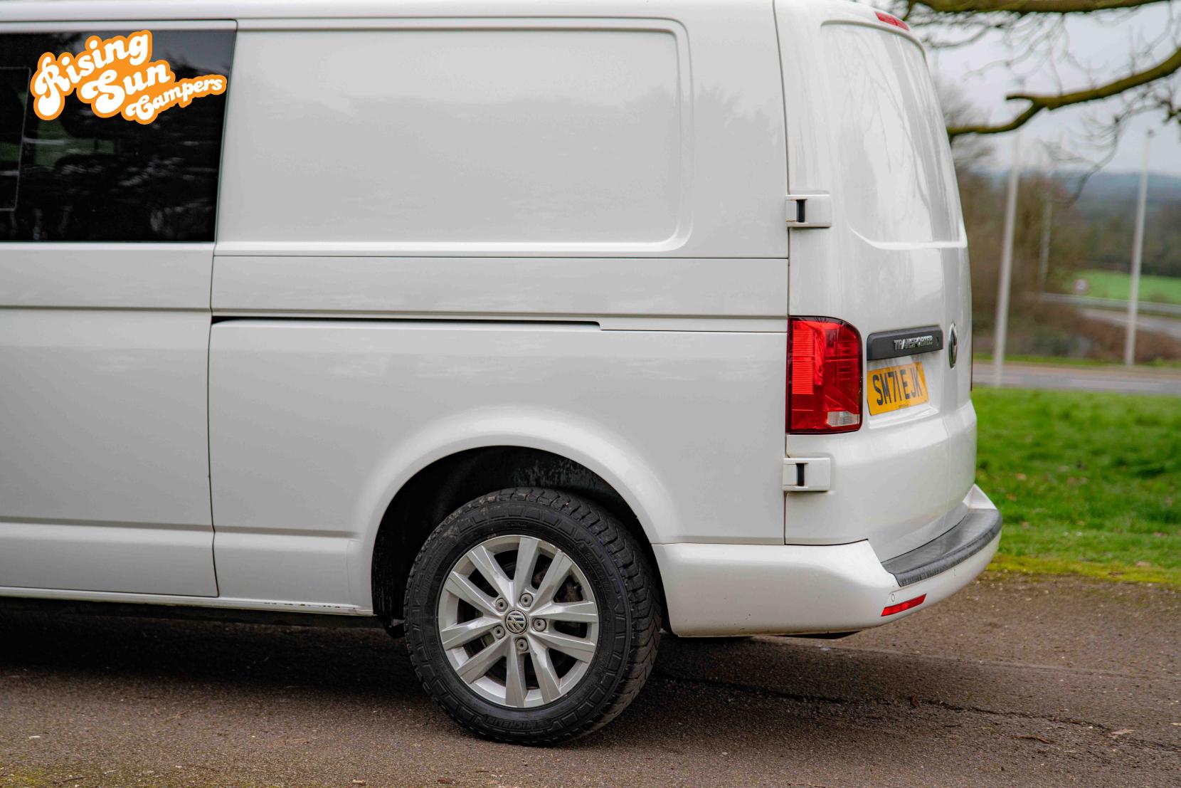 Volkswagen Transporter 2.0 TDI T30 Highline Panel Van 5dr Diesel DSG FWD LWB Euro 6 (s/s) (150 ps)