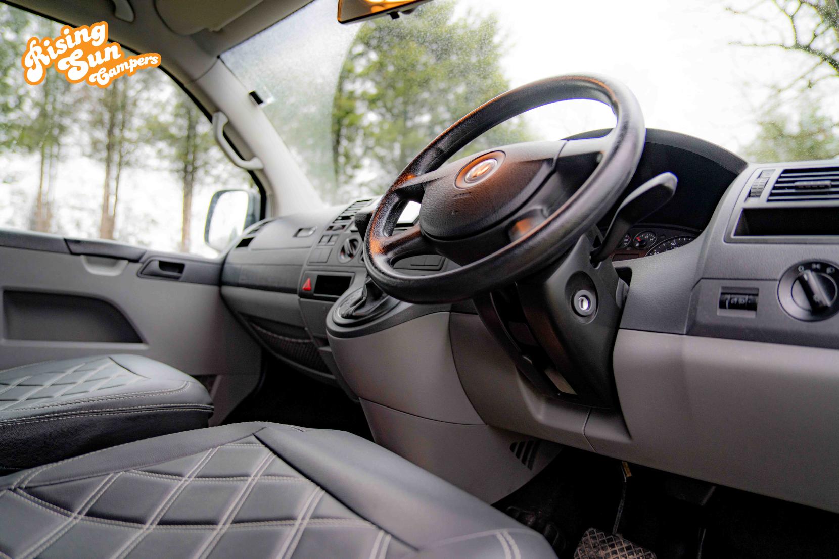 Volkswagen Transporter 2.5 TDI T30 SE Camper 4dr Diesel Auto L3 H1 (251 g/km, 128 bhp)