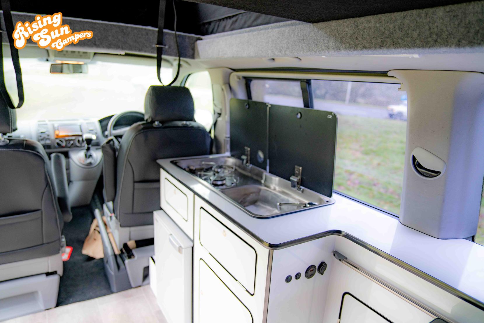 Volkswagen Transporter 2.5 TDI T30 SE Camper 4dr Diesel Auto L3 H1 (251 g/km, 128 bhp)