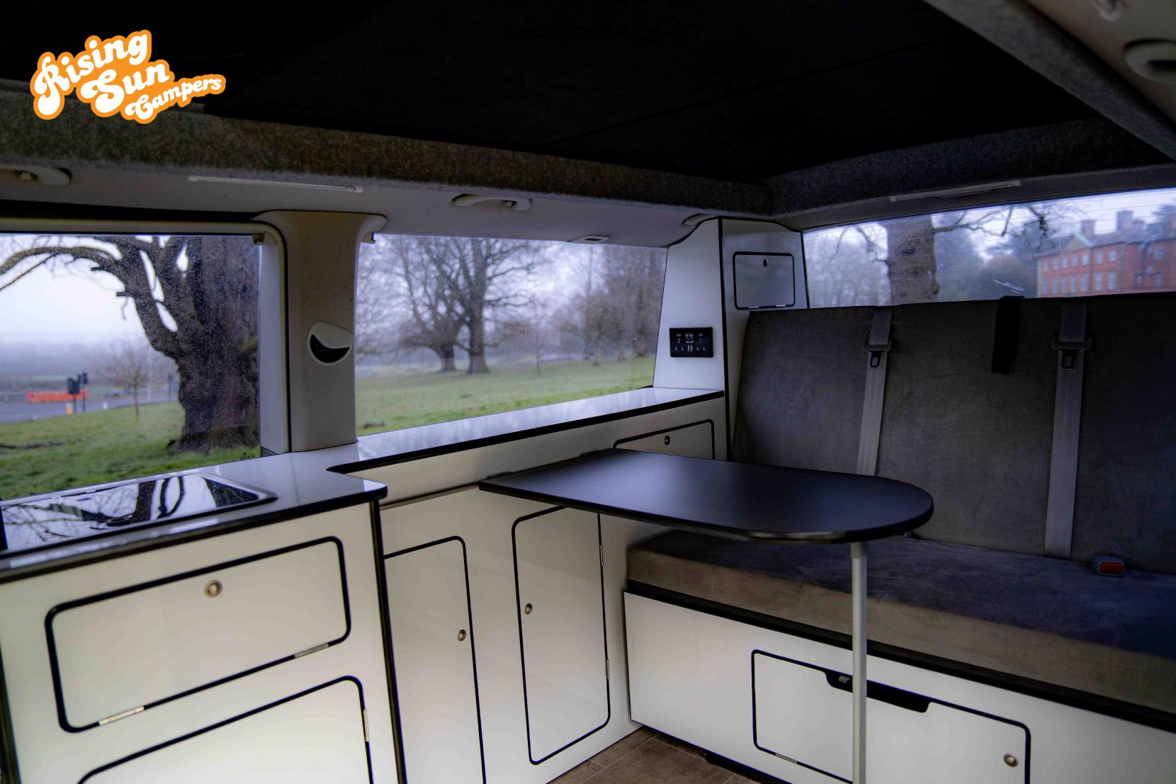 Volkswagen Transporter 2.5 TDI T30 SE Camper 4dr Diesel Auto L3 H1 (251 g/km, 128 bhp)