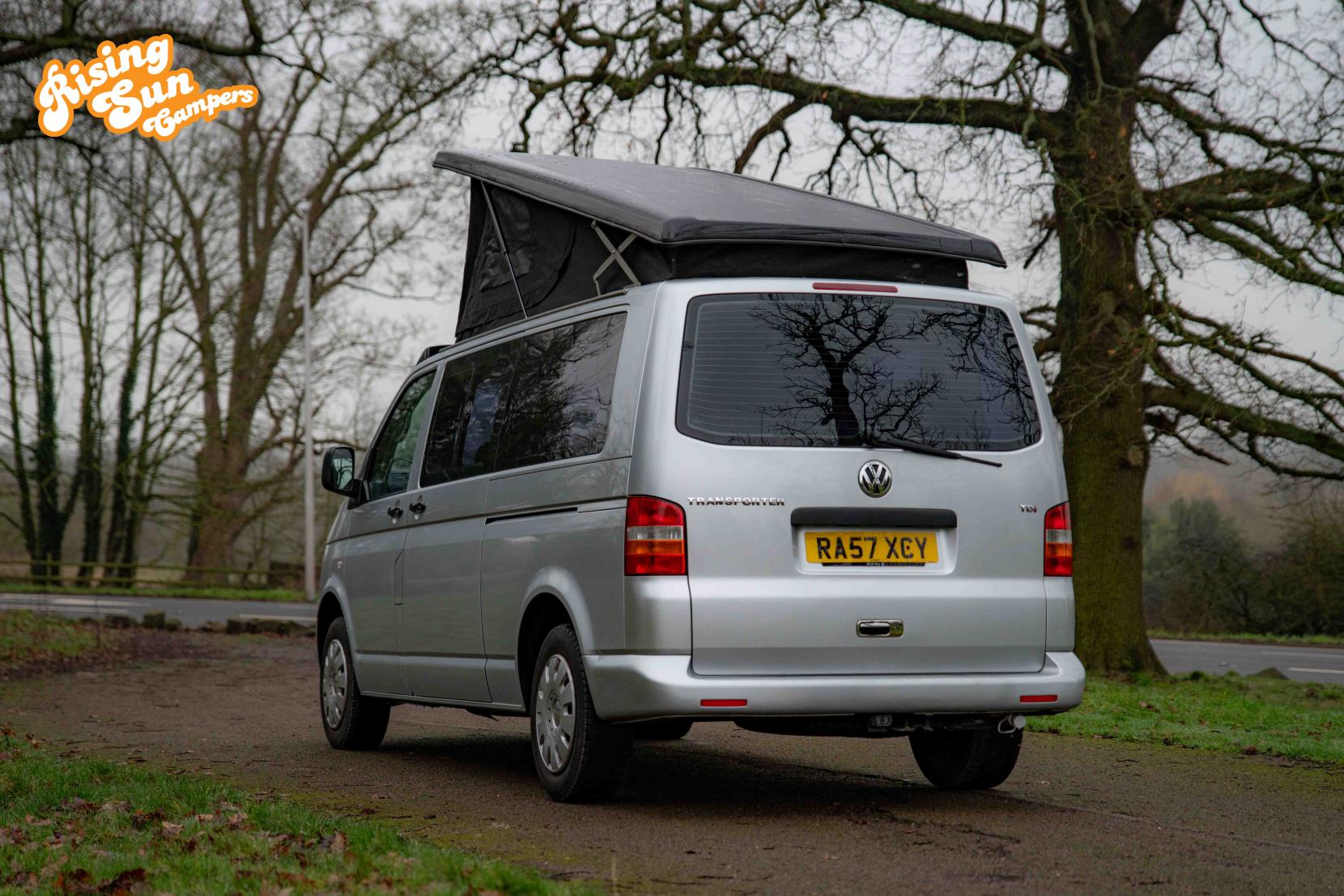 Volkswagen Transporter 2.5 TDI T30 SE Camper 4dr Diesel Auto L3 H1 (251 g/km, 128 bhp)