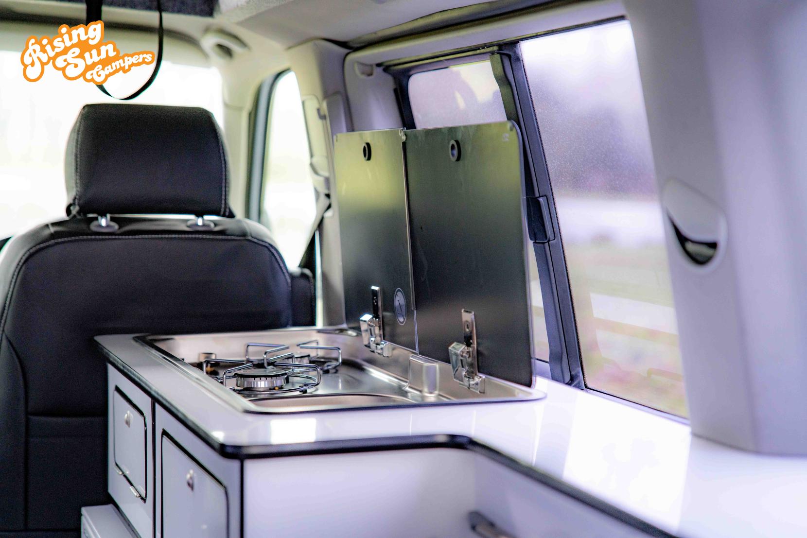 Volkswagen Transporter 2.5 TDI T30 SE Camper 4dr Diesel Auto L3 H1 (251 g/km, 128 bhp)