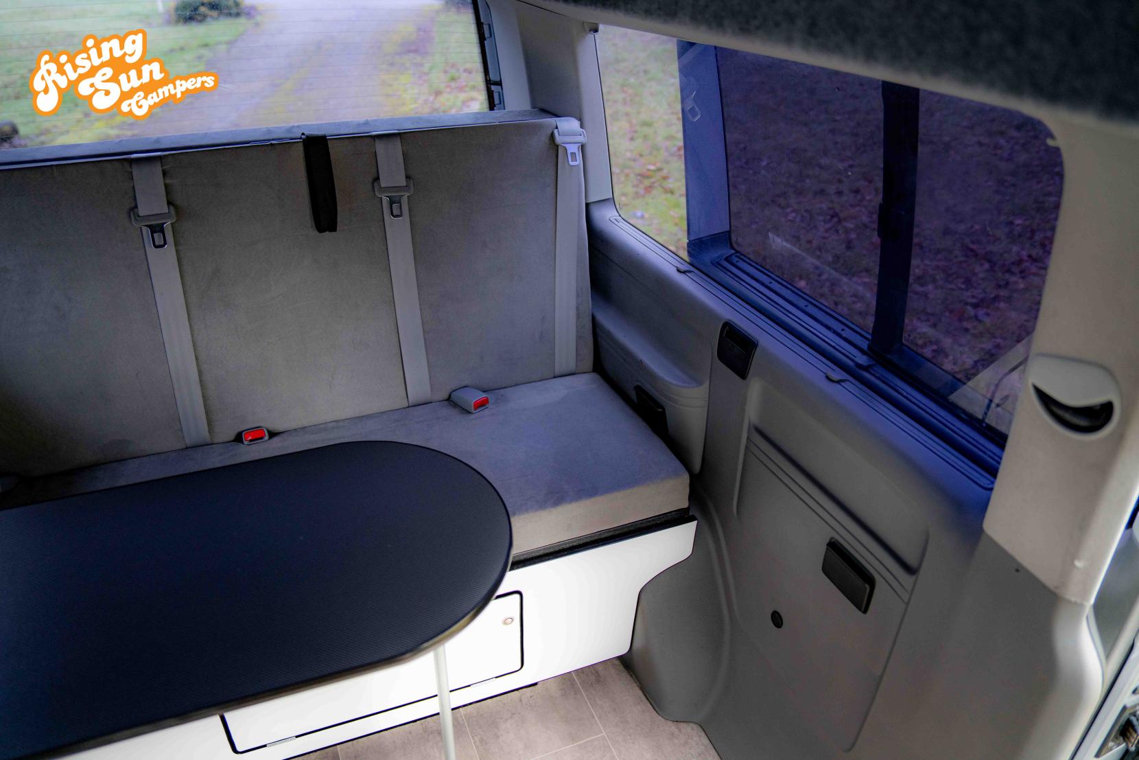 Volkswagen Transporter 2.5 TDI T30 SE Camper 4dr Diesel Auto L3 H1 (251 g/km, 128 bhp)