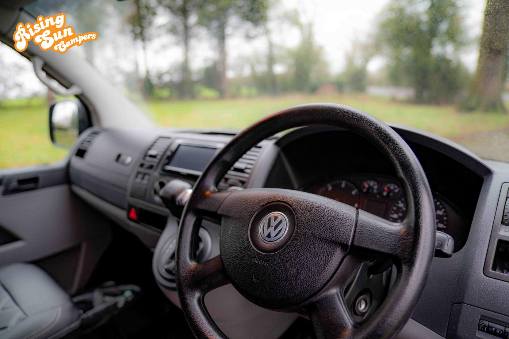 Volkswagen Transporter 2.5 TDI T30 SE Camper 4dr Diesel Auto L3 H1 (251 g/km, 128 bhp)