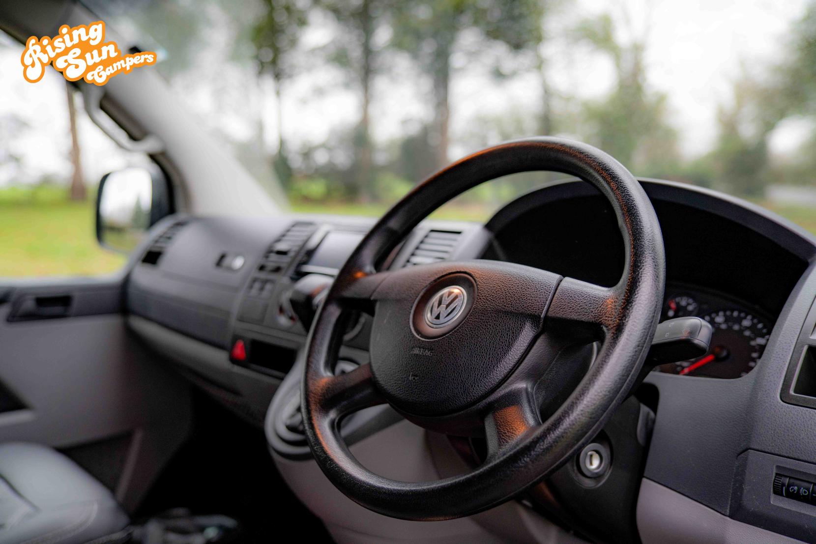 Volkswagen Transporter 2.5 TDI T30 SE Camper 4dr Diesel Auto L3 H1 (251 g/km, 128 bhp)