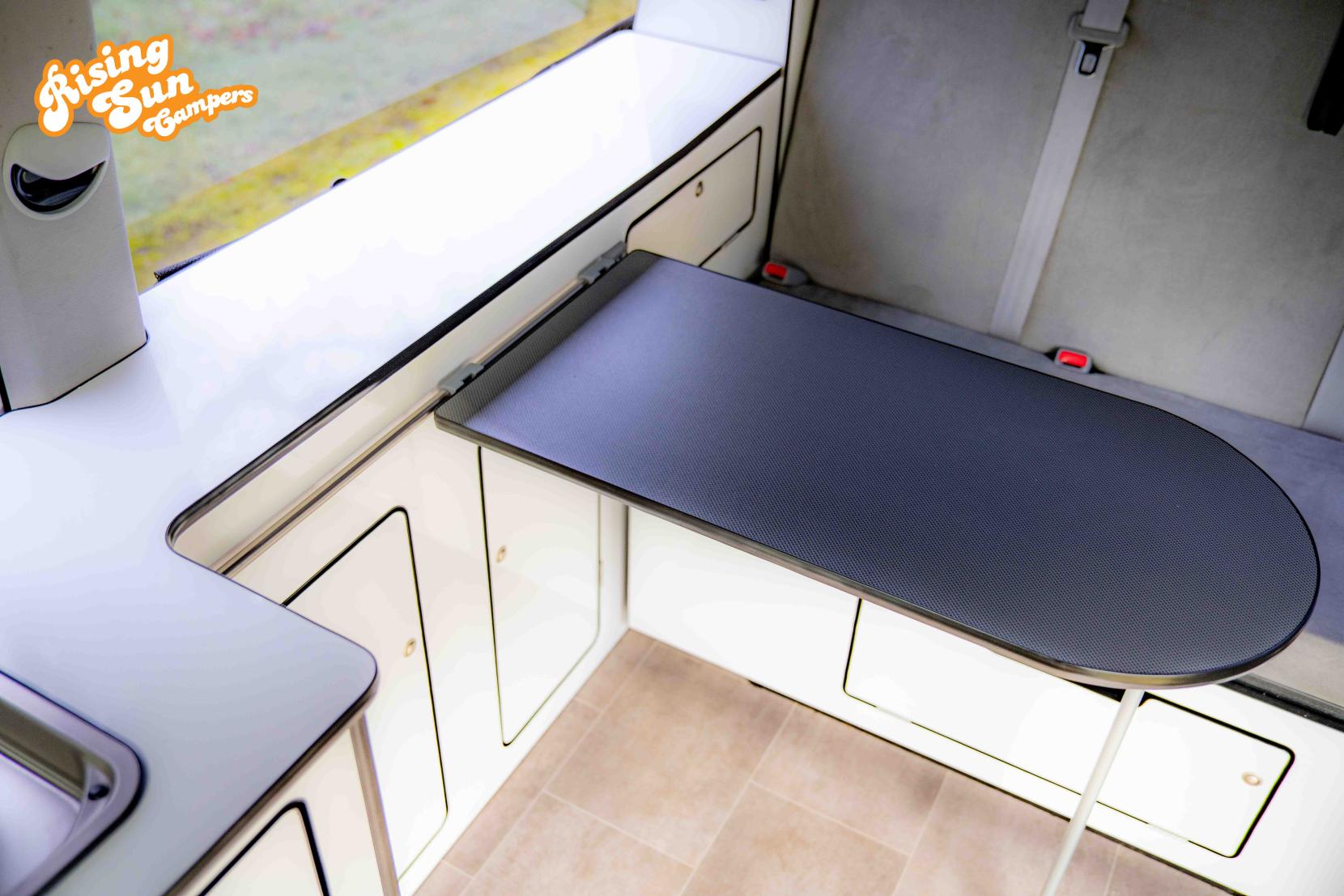 Volkswagen Transporter 2.5 TDI T30 SE Camper 4dr Diesel Auto L3 H1 (251 g/km, 128 bhp)