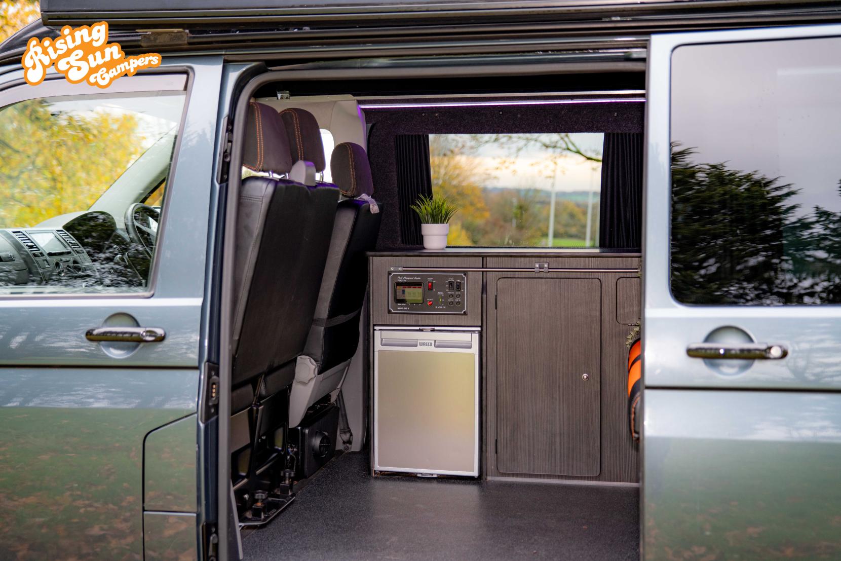 Volkswagen Transporter 2.5 TDI T30 Camper Van 4dr Diesel Manual L1 H1 (172 bhp)