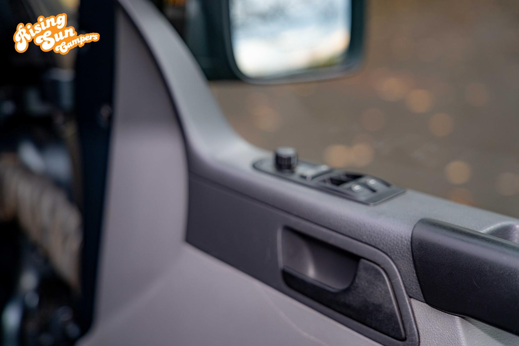 Volkswagen Transporter 2.5 TDI T30 Camper Van 4dr Diesel Manual L1 H1 (172 bhp)