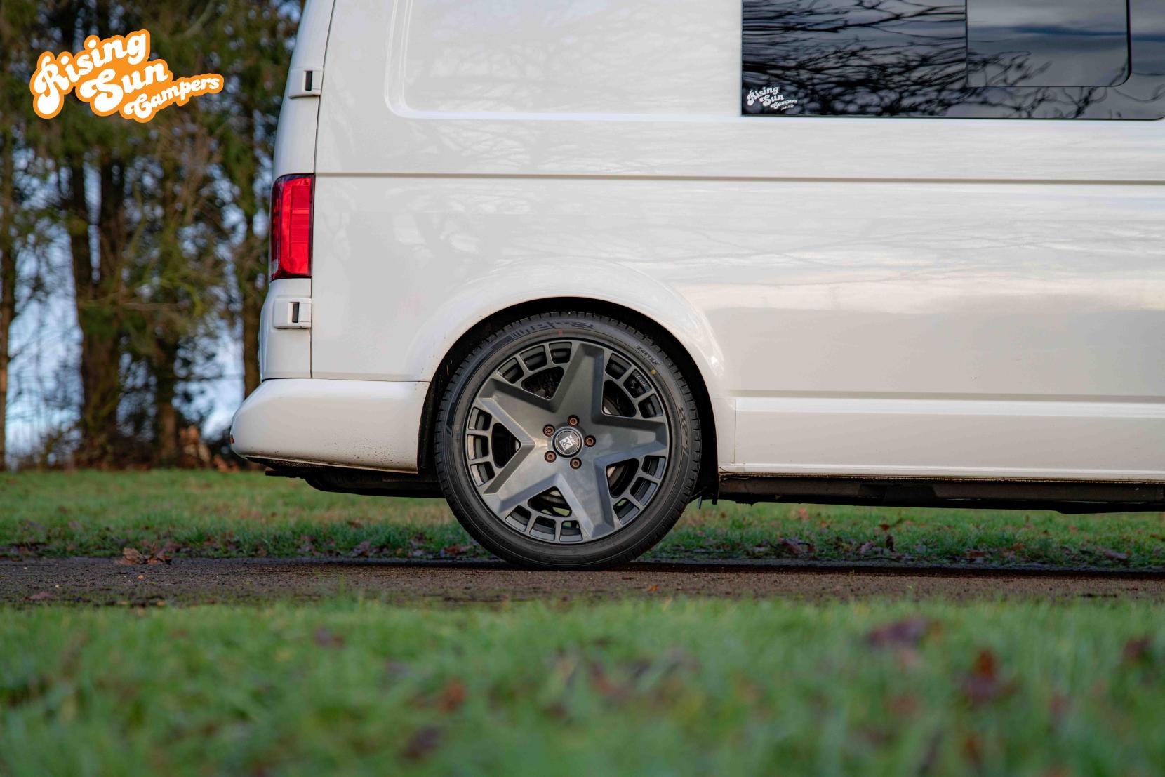 Volkswagen Transporter 2.0 TDI T28 Highline Panel Van 5dr Diesel Manual FWD SWB Euro 6 (s/s) (110 ps)