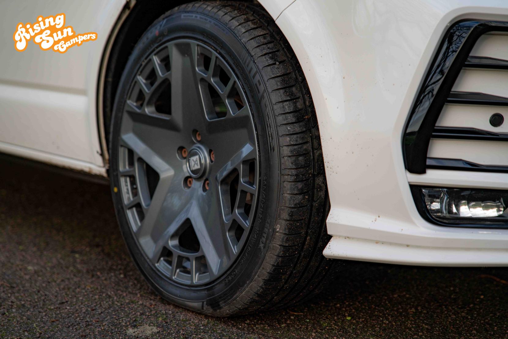 Volkswagen Transporter 2.0 TDI T28 Highline Panel Van 5dr Diesel Manual FWD SWB Euro 6 (s/s) (110 ps)