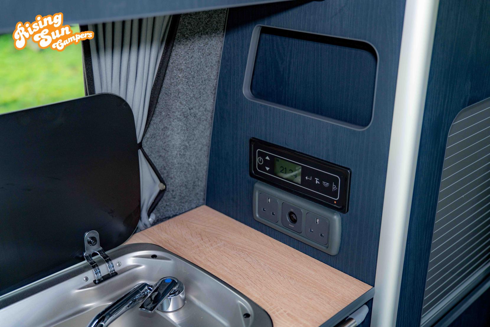 Volkswagen Transporter 2.0 TDI T28 Highline Panel Van 5dr Diesel Manual FWD SWB Euro 6 (s/s) (110 ps)