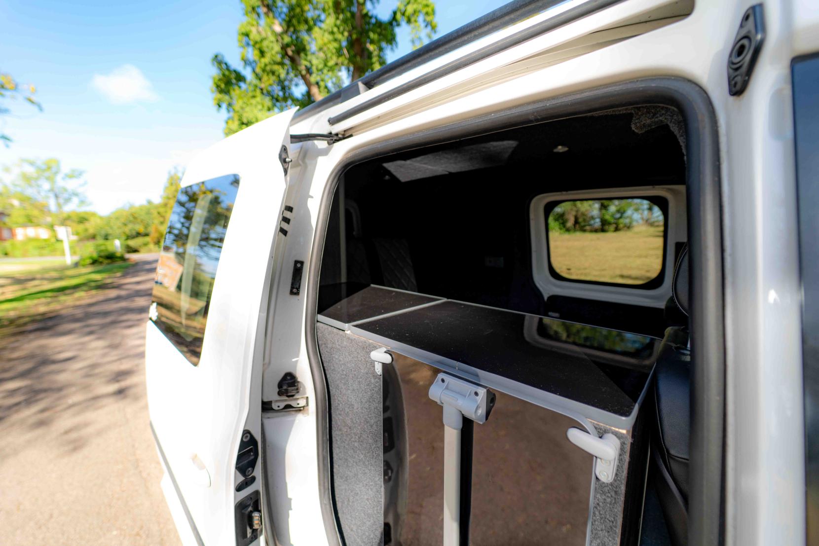 Volkswagen Caddy Maxi 1.6 C20 Maxi Highline Panel Van (2008 - 2015)