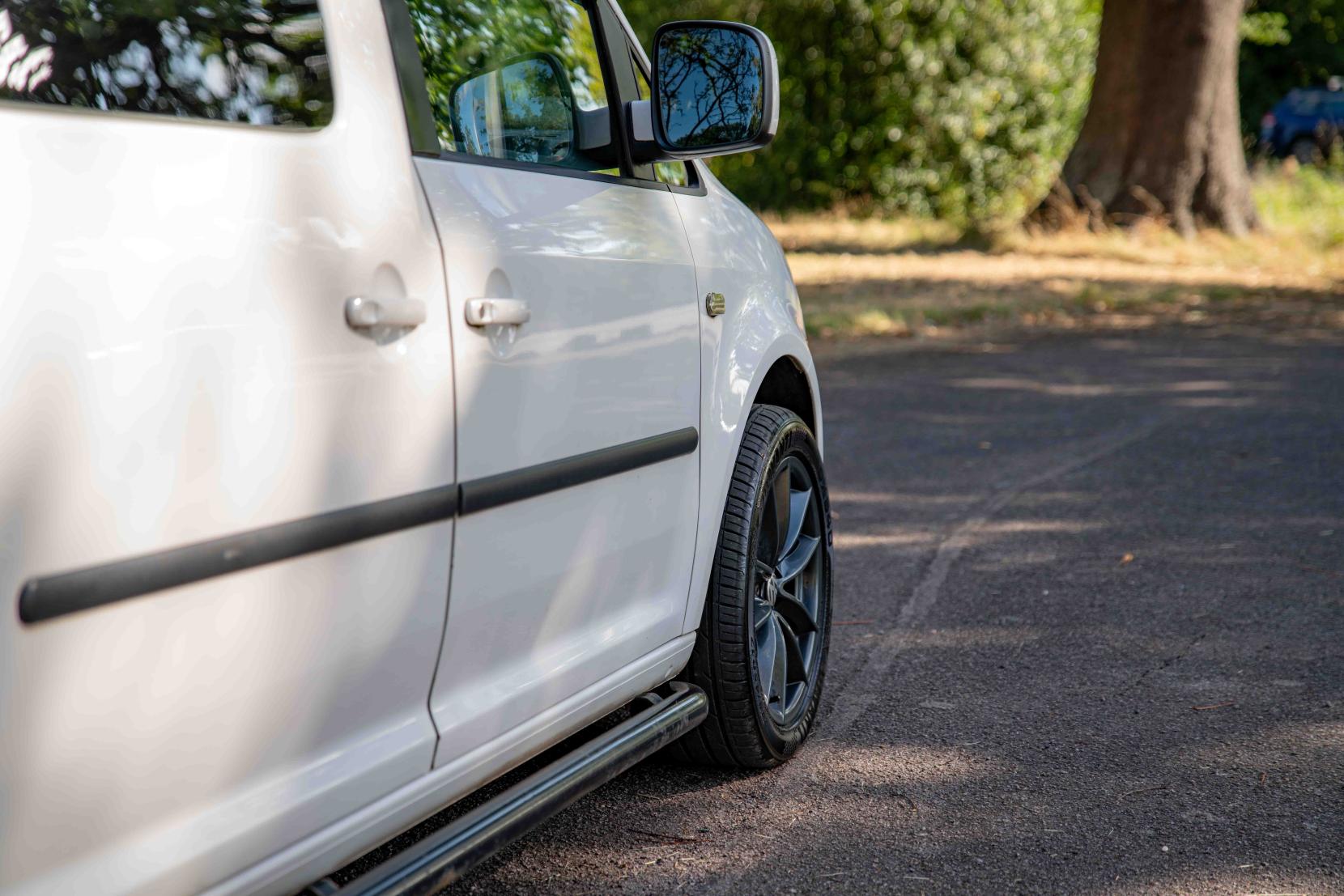 Volkswagen Caddy Maxi 1.6 C20 Maxi Highline Panel Van (2008 - 2015)