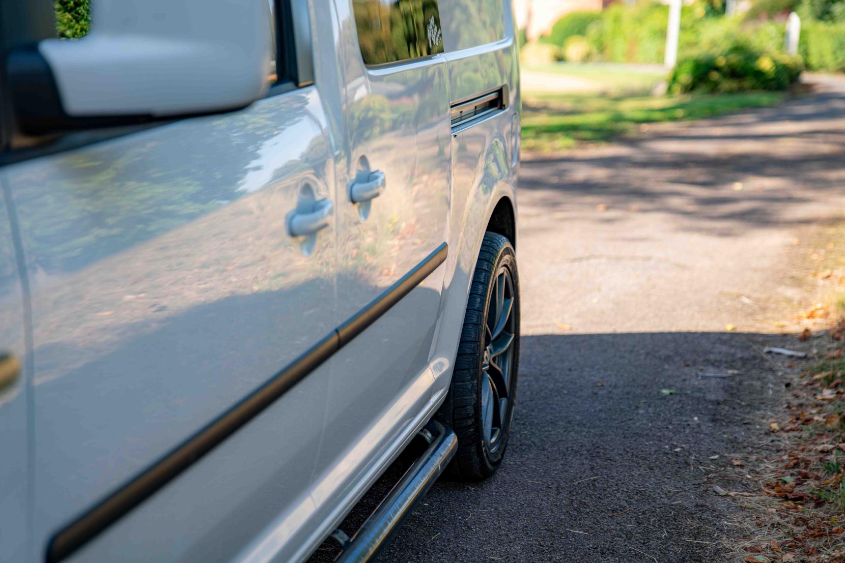Volkswagen Caddy Maxi 1.6 C20 Maxi Highline Panel Van (2008 - 2015)