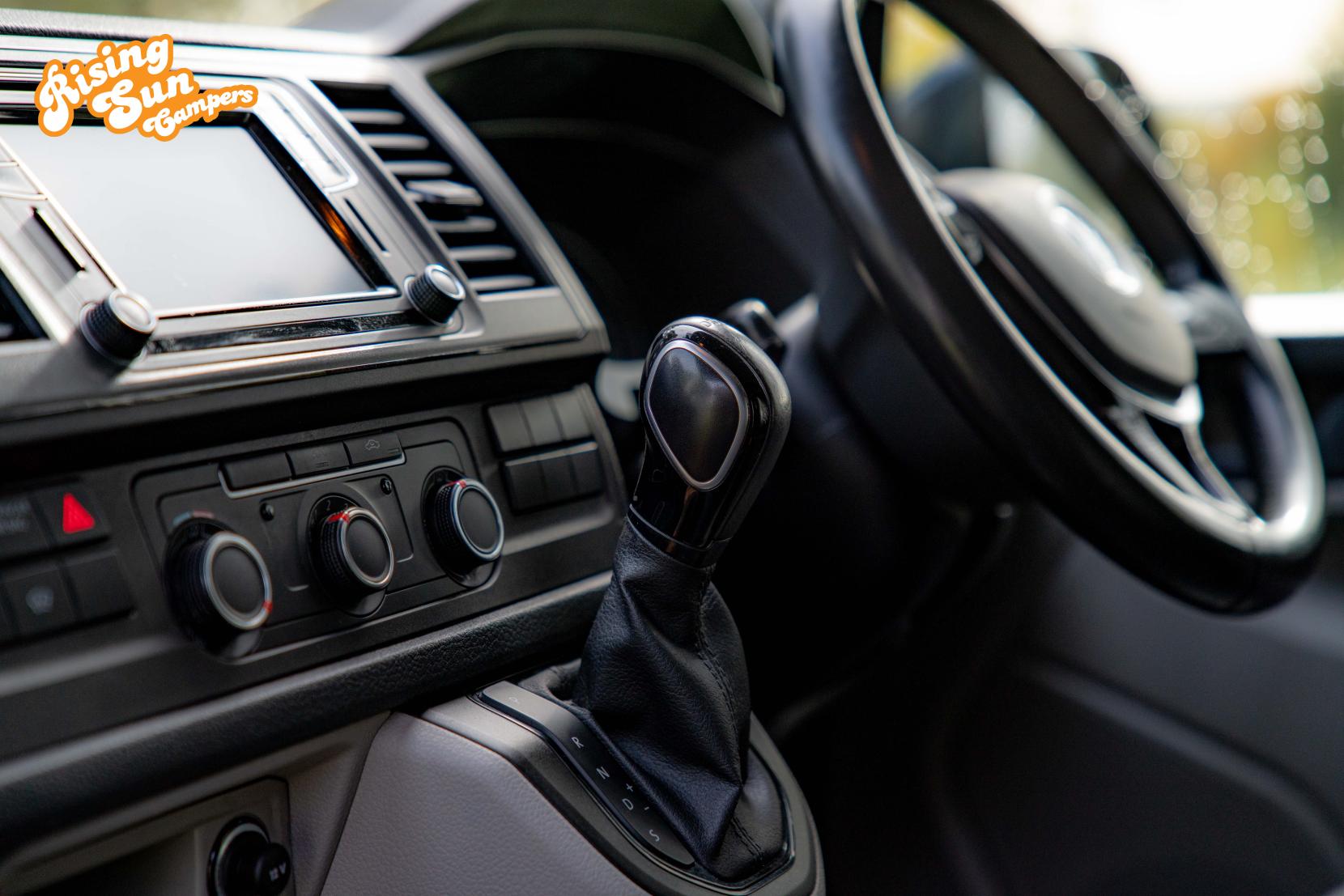 Volkswagen Transporter 2.0 TDI T30 Highline Panel Van 5dr Diesel DSG FWD LWB Euro 6 (s/s) (150 ps)