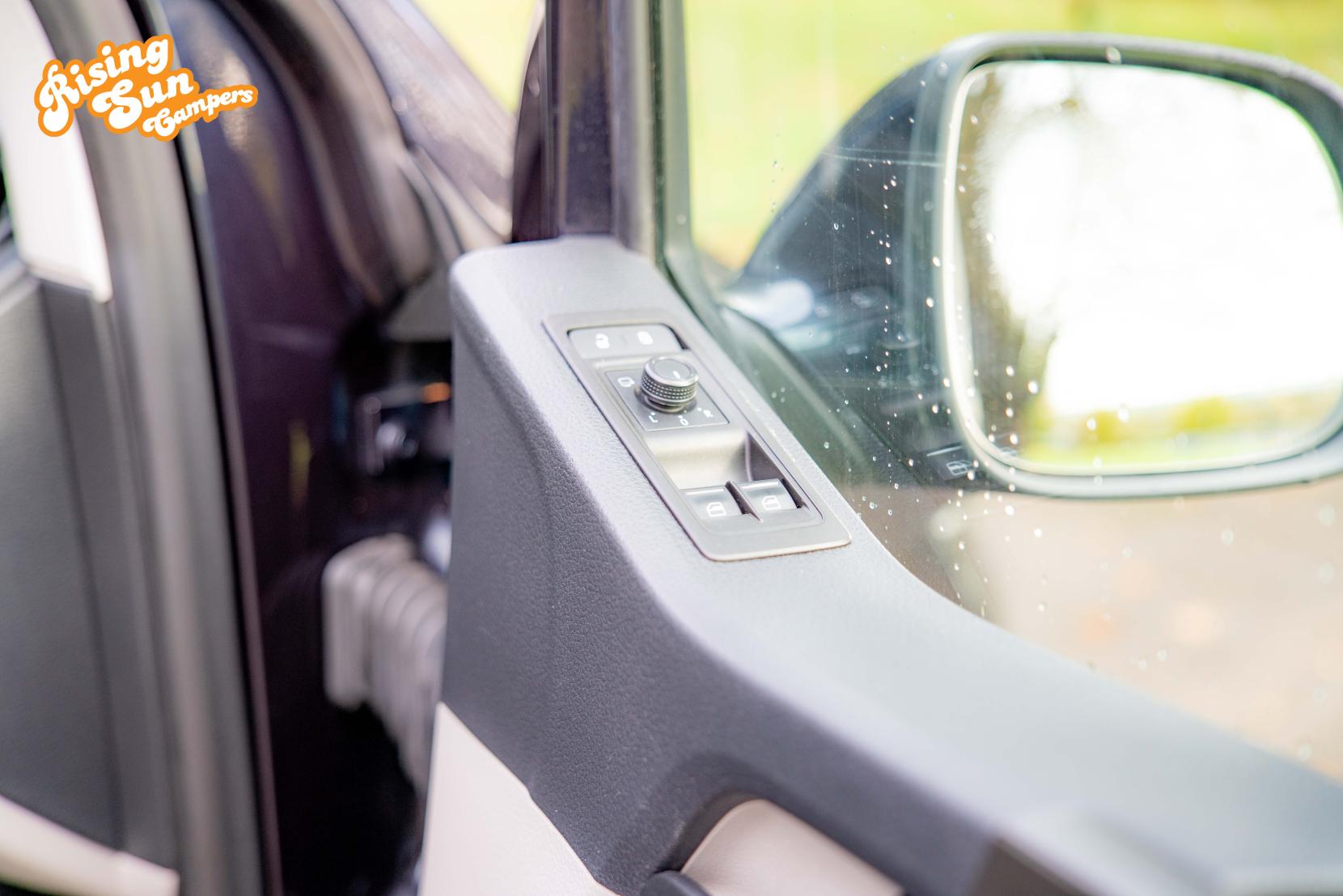 Volkswagen Transporter 2.0 TDI T30 Highline Panel Van 5dr Diesel DSG FWD LWB Euro 6 (s/s) (150 ps)