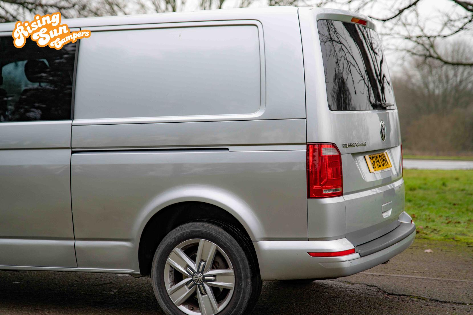 Volkswagen Transporter 2.0 TDI T32 BlueMotion Tech Highline Kombi Double Cab 5dr Diesel Manual FWD LWB Euro 6 (s/s) (150 ps)