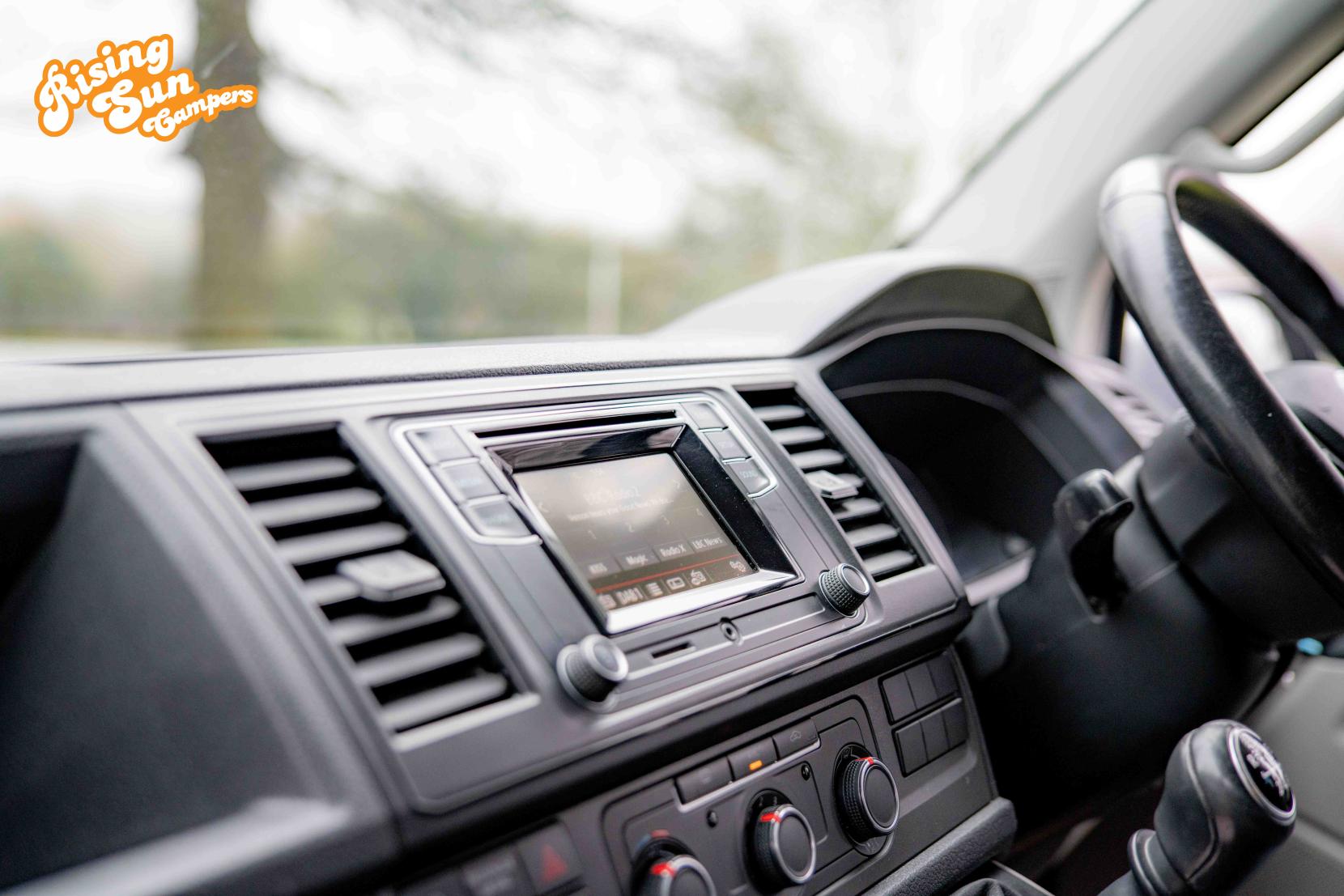 Volkswagen Transporter 2.0 TDI T32 BlueMotion Tech Highline Kombi Double Cab 5dr Diesel Manual FWD LWB Euro 6 (s/s) (150 ps)