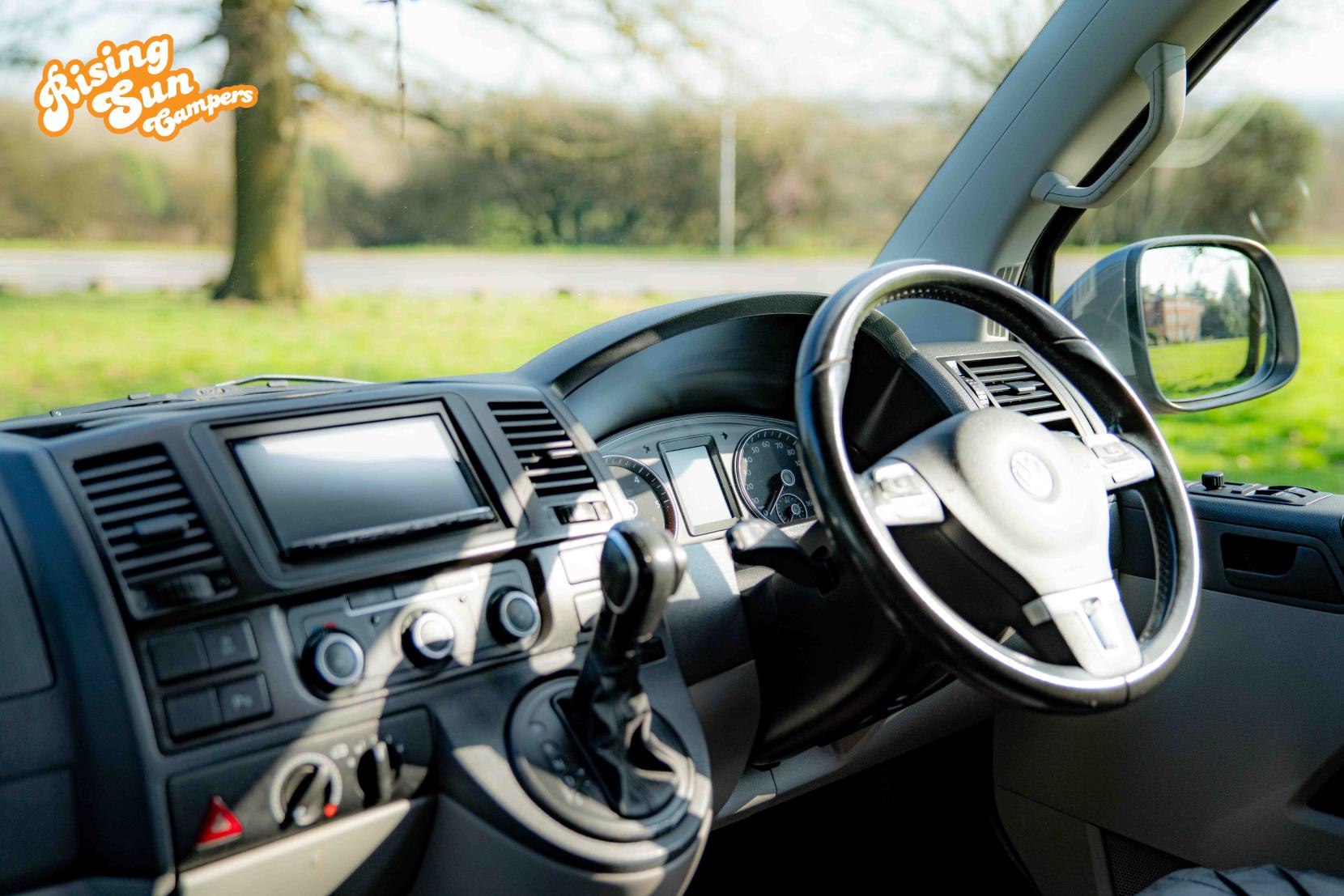 Volkswagen Transporter 2.0 TDI T32 Kombi 4dr Diesel DSG L1 H1 (211 g/km, 138 bhp)