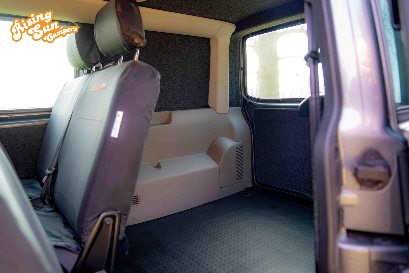 Volkswagen Transporter 2.0 TDI T32 Kombi 4dr Diesel DSG L1 H1 (211 g/km, 138 bhp)