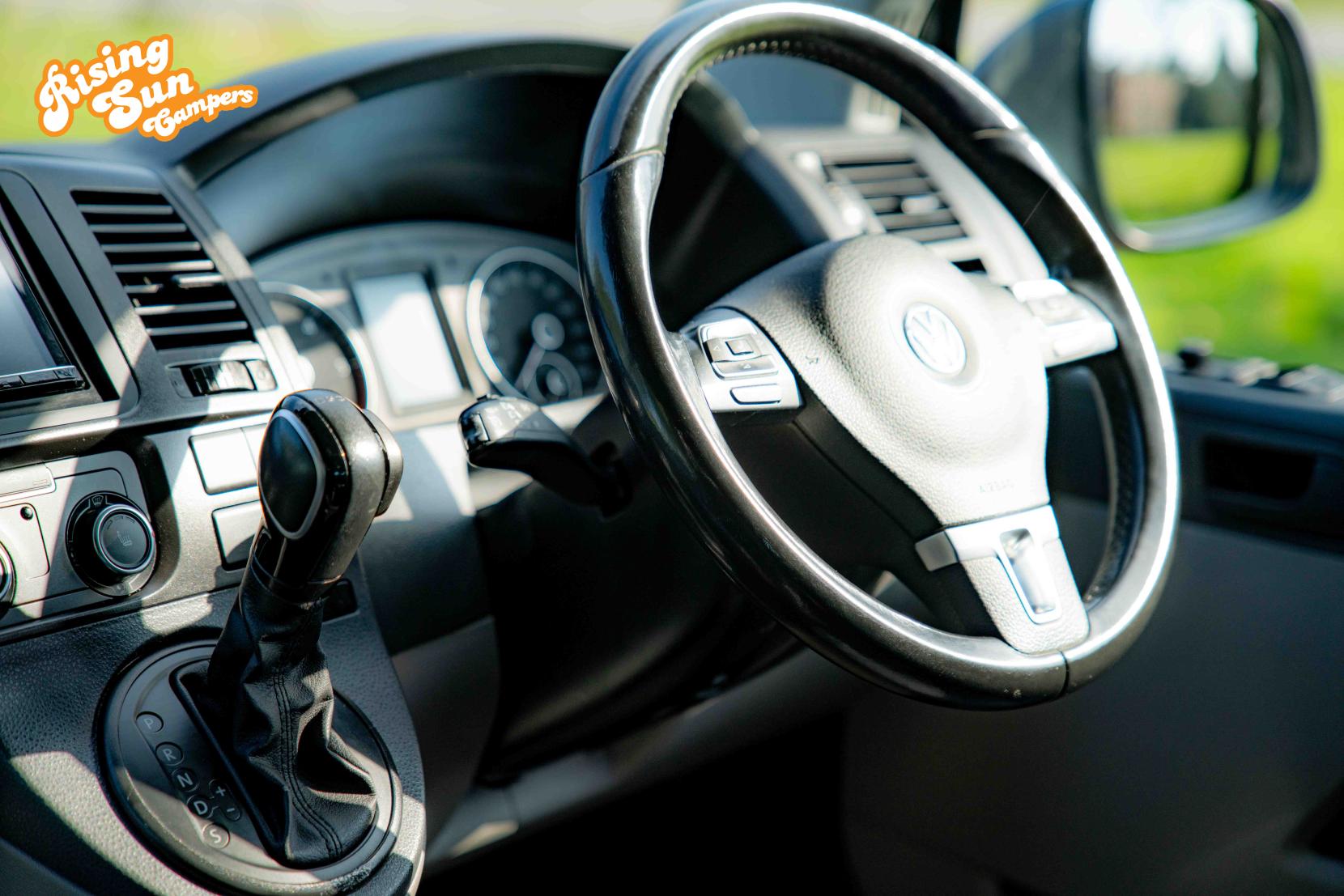 Volkswagen Transporter 2.0 TDI T32 Kombi 4dr Diesel DSG L1 H1 (211 g/km, 138 bhp)