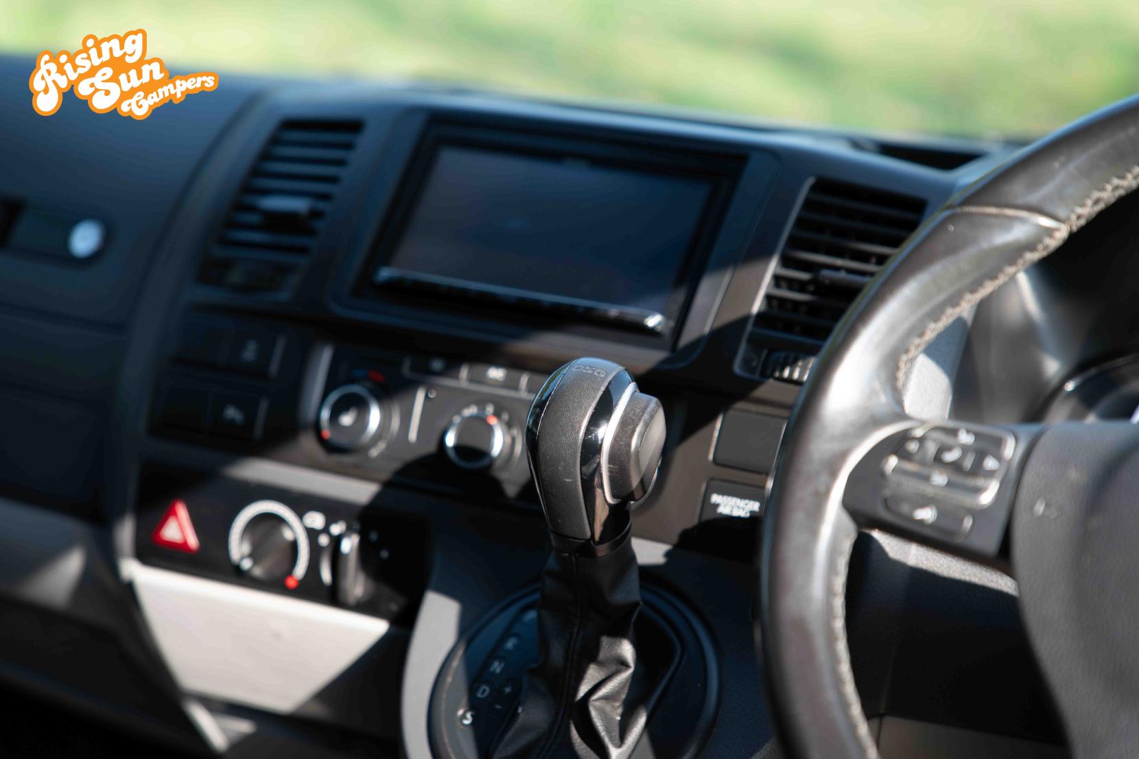 Volkswagen Transporter 2.0 TDI T32 Kombi 4dr Diesel DSG L1 H1 (211 g/km, 138 bhp)