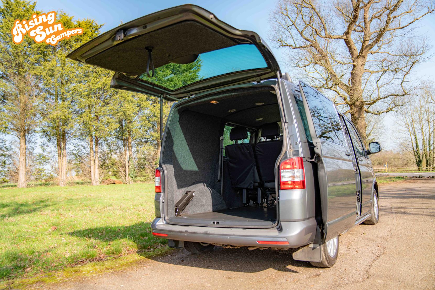 Volkswagen Transporter 2.0 TDI T32 Kombi 4dr Diesel DSG L1 H1 (211 g/km, 138 bhp)